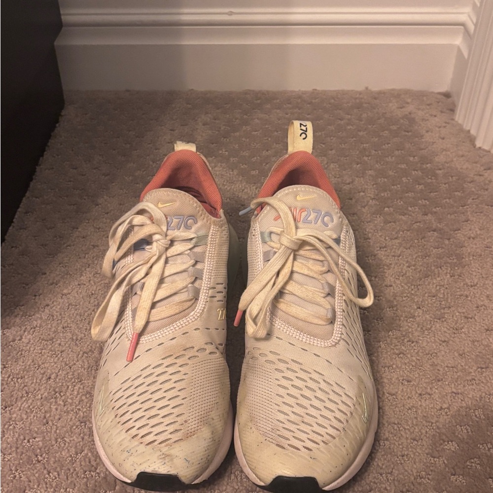 Nike Air Max 270 Beige and Coral Sneakers